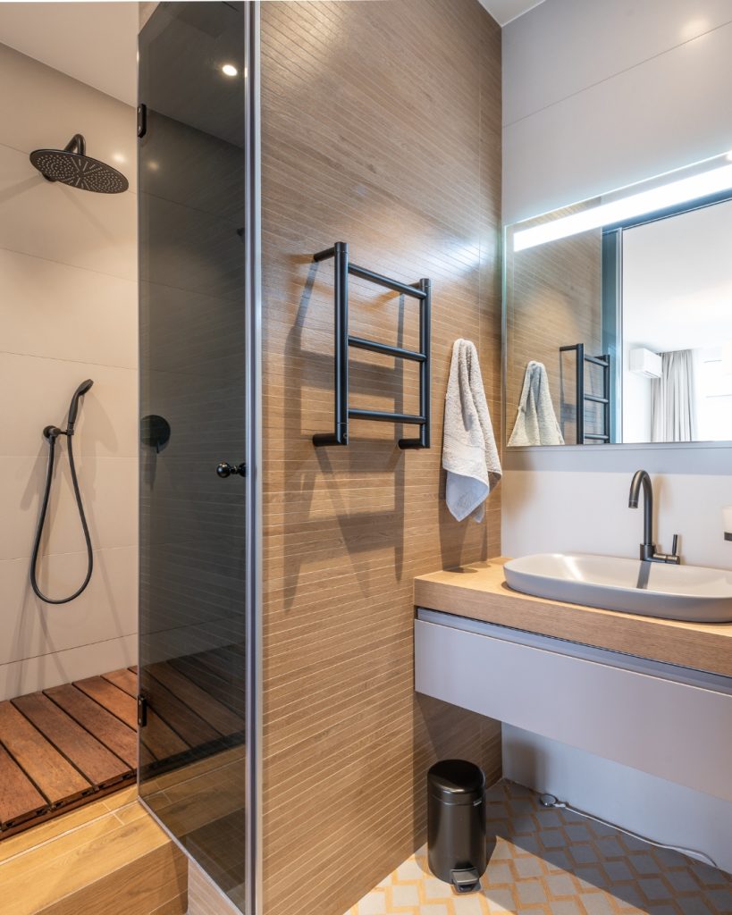 Hochwertig ausgestattetes Badezimmer, modernes Wohnen
